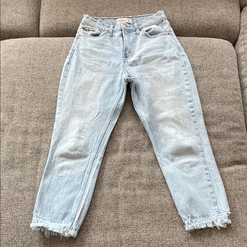 Abercrombie & Fitch Light Wash Cropped Jeans